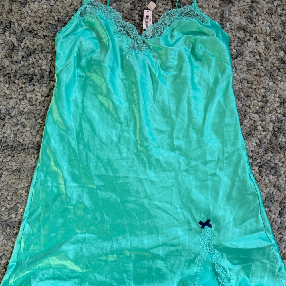 Victoria Secret Lace Trim Satin Chemise Turquoise babydoll nightgown Medium NWT